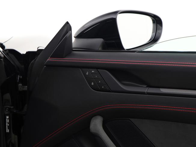 PORSCHE 911 Photo 27