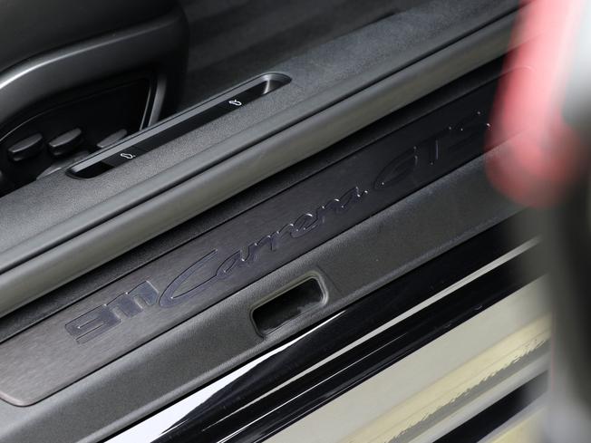 PORSCHE 911 Photo 28