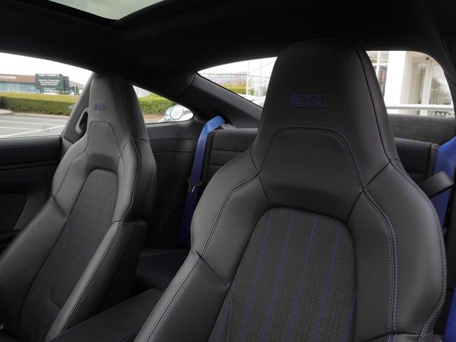 PORSCHE 911 Photo 18