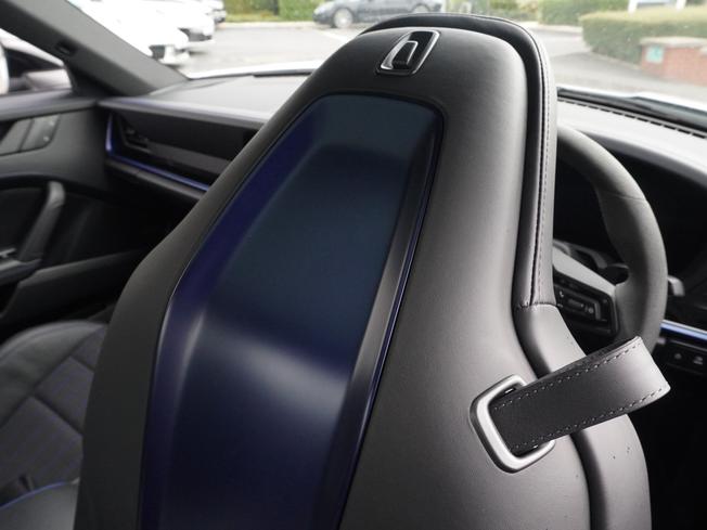 PORSCHE 911 Photo 19