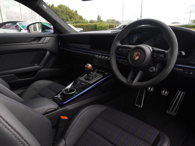 PORSCHE 911 Photo 9