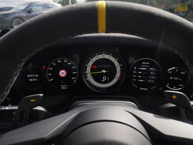 PORSCHE 911 Photo 21