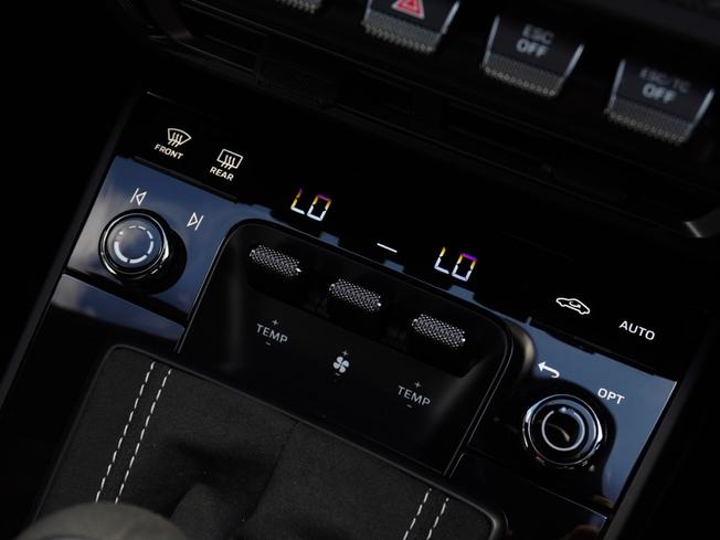 PORSCHE 911 Photo 23