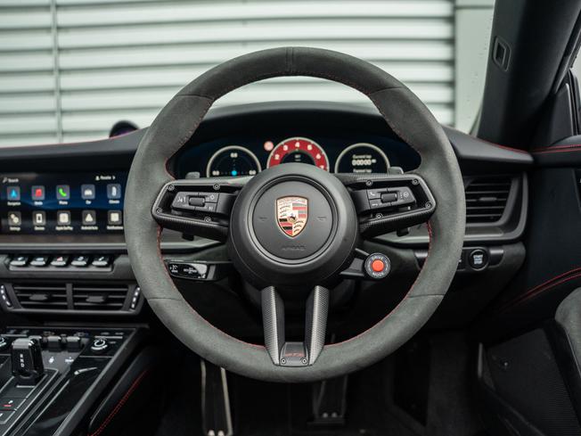 PORSCHE 911 Photo 11