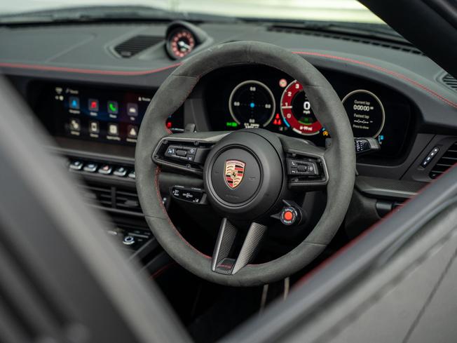 PORSCHE 911 Photo 12