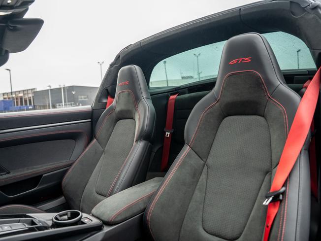 PORSCHE 911 Photo 18