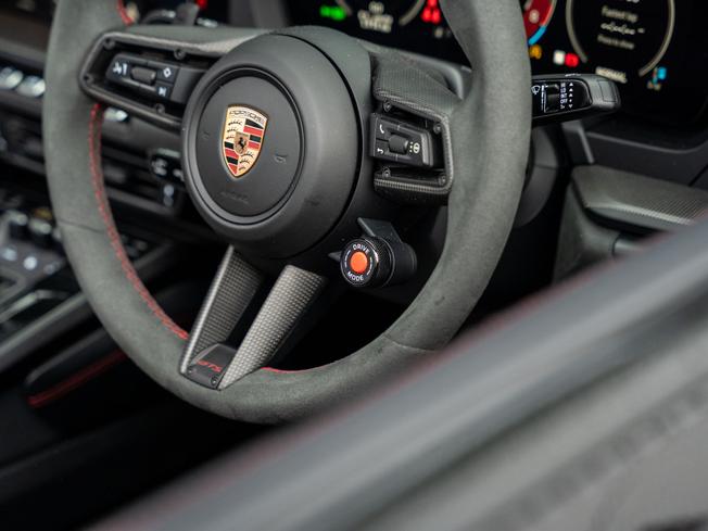 PORSCHE 911 Photo 21