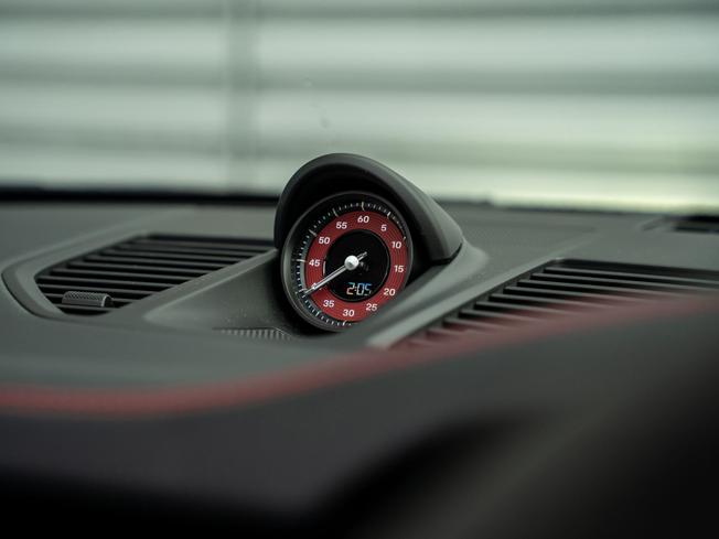 PORSCHE 911 Photo 23