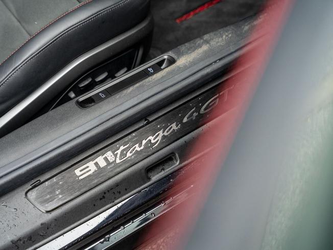 PORSCHE 911 Photo 29