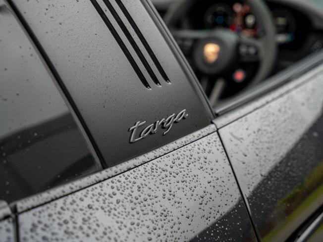 PORSCHE 911 Photo 31