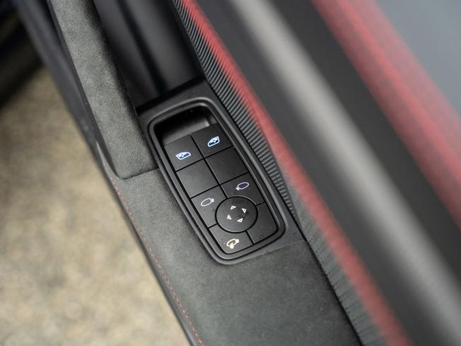 PORSCHE 911 Photo 34