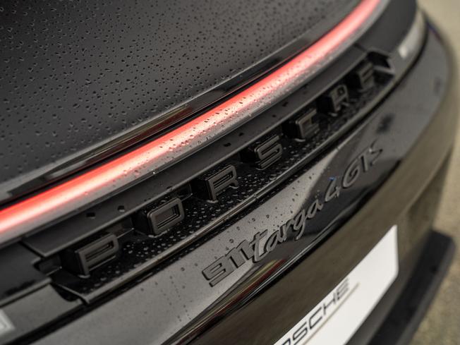 PORSCHE 911 Photo 35