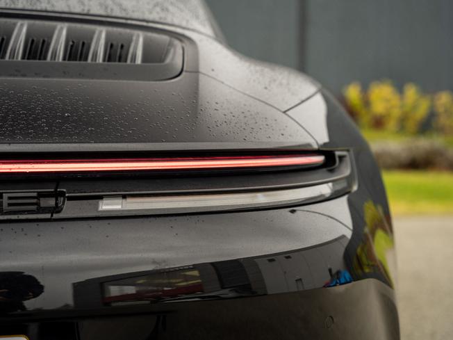 PORSCHE 911 Photo 42
