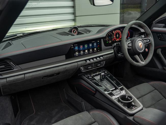 PORSCHE 911 Photo 5