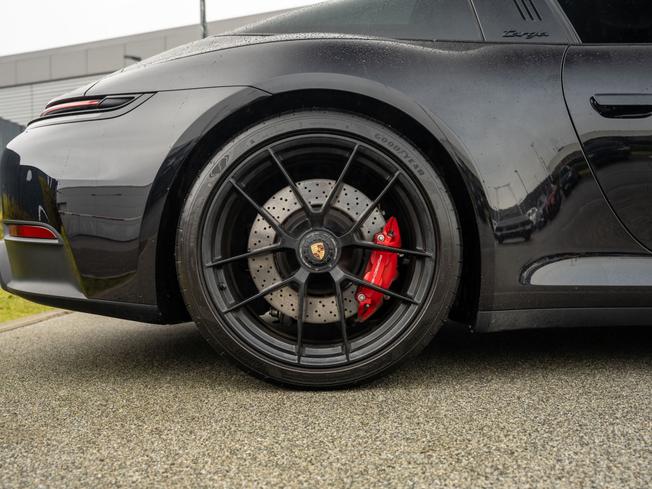 PORSCHE 911 Photo 6