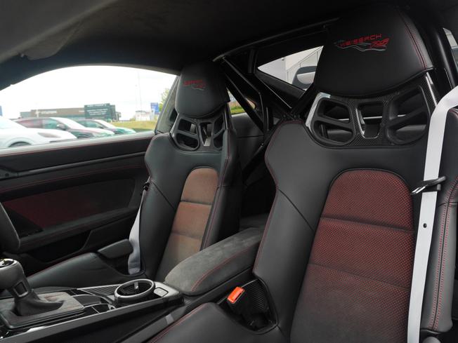 PORSCHE 911 Photo 11