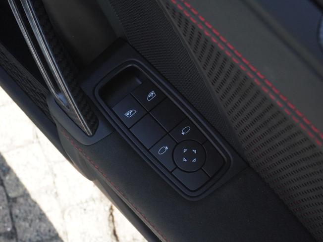 PORSCHE 911 Photo 36
