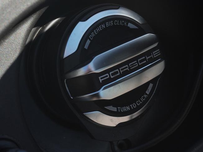 PORSCHE 911 Photo 46