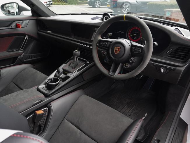 PORSCHE 911 Photo 9