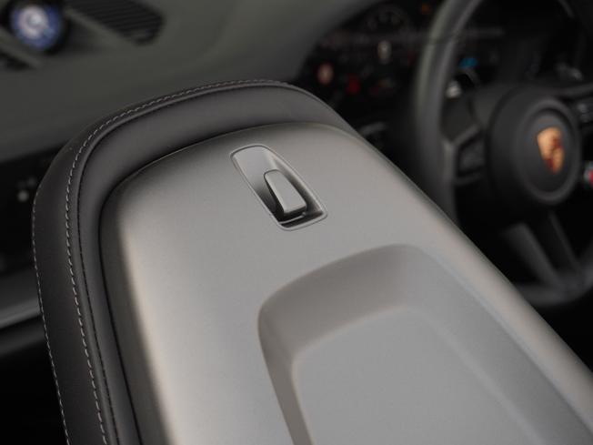 PORSCHE 911 Photo 25