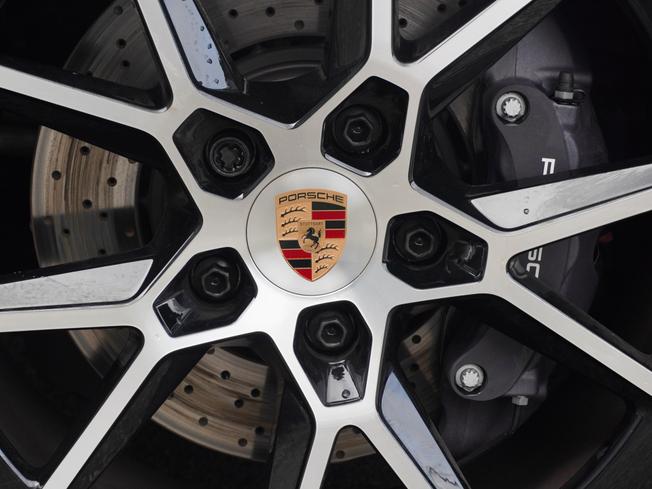 PORSCHE 911 Photo 31