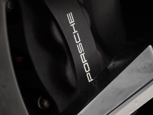 PORSCHE 911 Photo 32