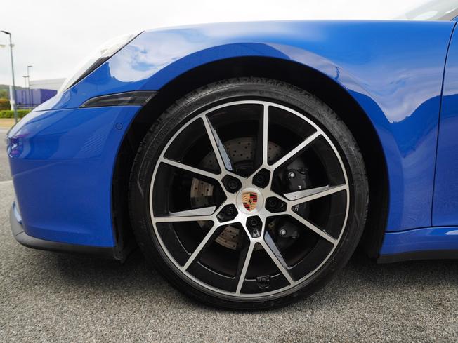 PORSCHE 911 Photo 4