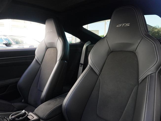 PORSCHE 911 Photo 11