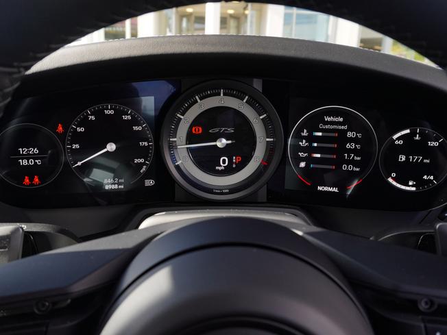 PORSCHE 911 Photo 15