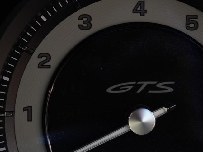 PORSCHE 911 Photo 17