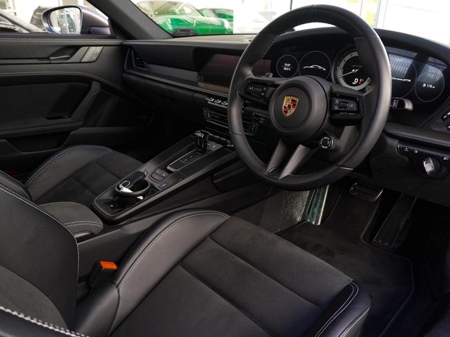 PORSCHE 911 Photo 3