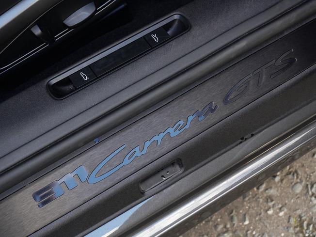 PORSCHE 911 Photo 30