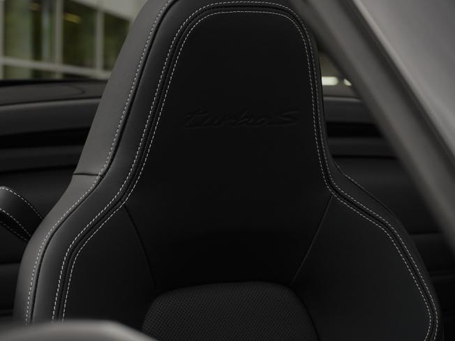 PORSCHE 911 Photo 16