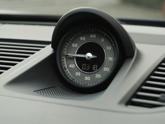 PORSCHE 911 Photo 19