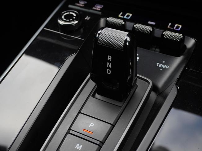 PORSCHE 911 Photo 21