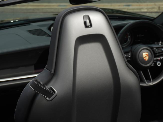PORSCHE 911 Photo 33