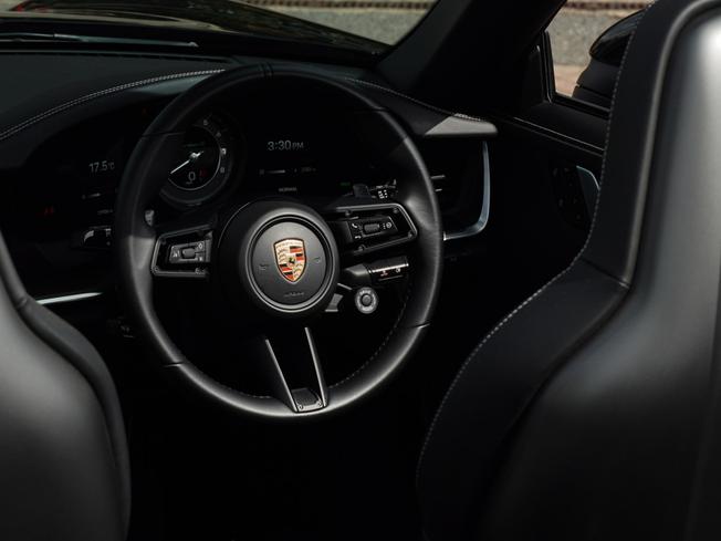 PORSCHE 911 Photo 9