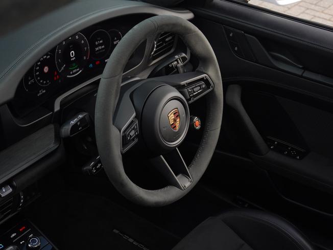 PORSCHE 911 Photo 10