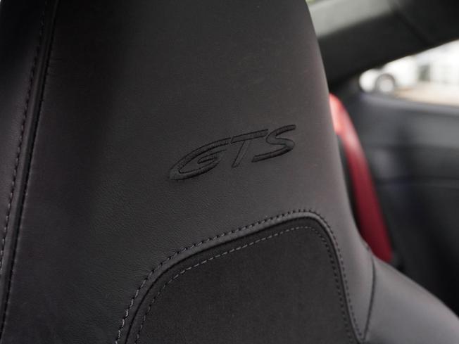 PORSCHE 911 Photo 14