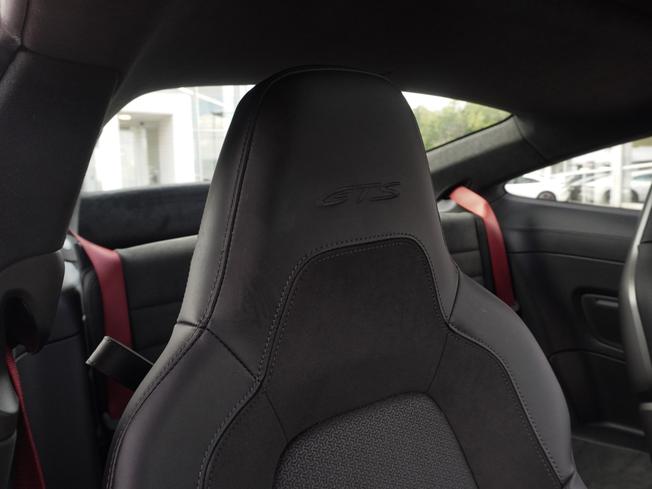 PORSCHE 911 Photo 16