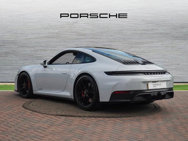 PORSCHE 911 Photo 2
