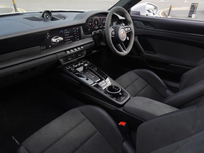 PORSCHE 911 Photo 3