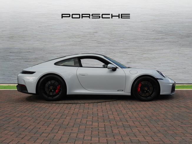 PORSCHE 911 Photo 5