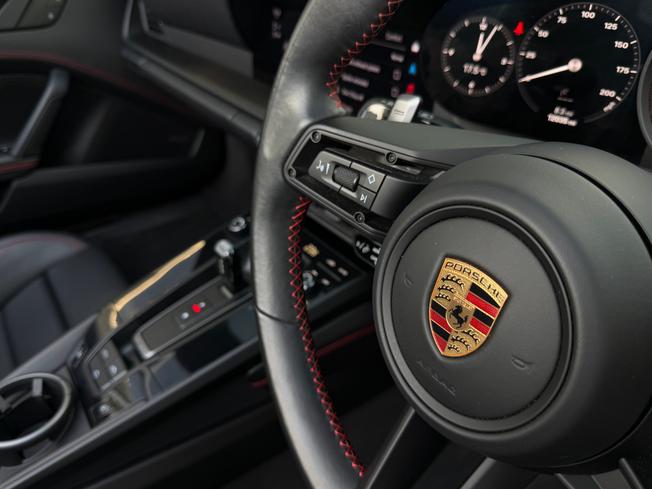 PORSCHE 911 Photo 21