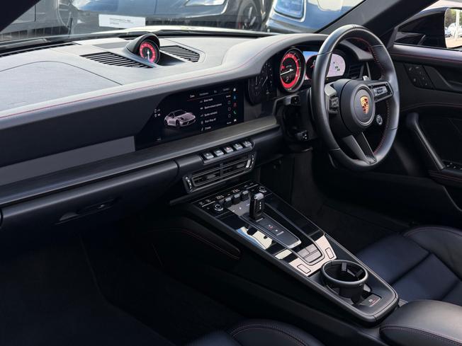 PORSCHE 911 Photo 3