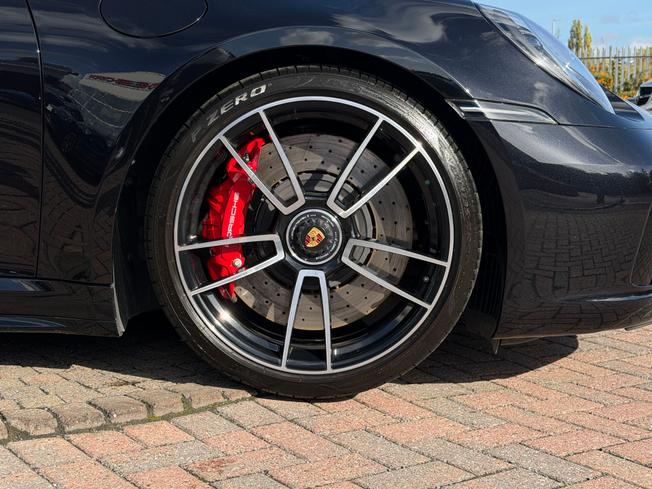 PORSCHE 911 Photo 4