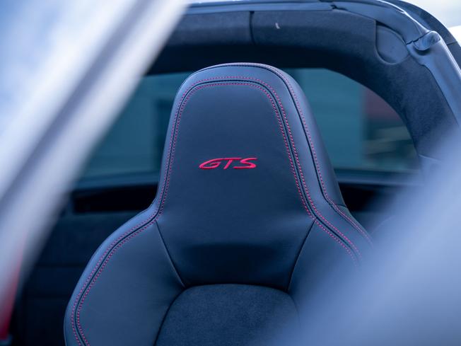 PORSCHE 911 Photo 18