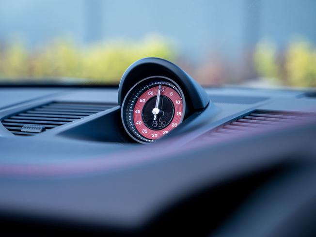 PORSCHE 911 Photo 21