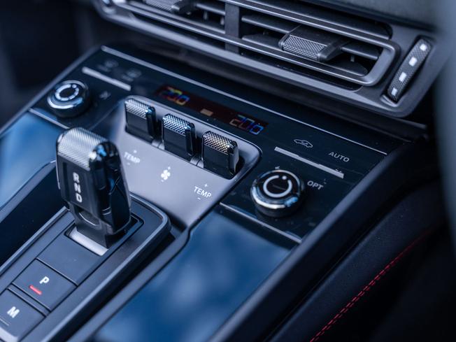 PORSCHE 911 Photo 23