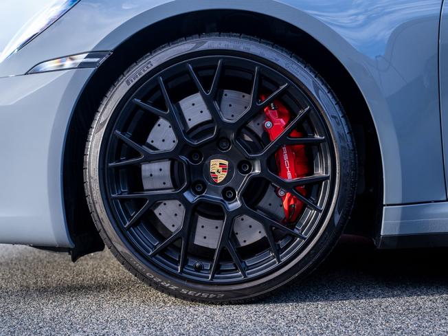 PORSCHE 911 Photo 4